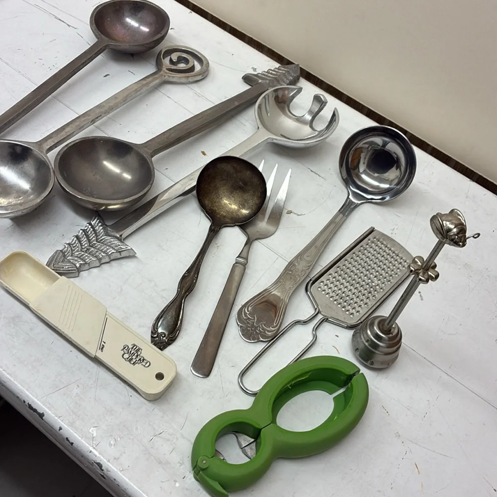 Lot of Kitchen Utensils Serving Spoons Ladle Pampered Chef Spoon Holiday Servers